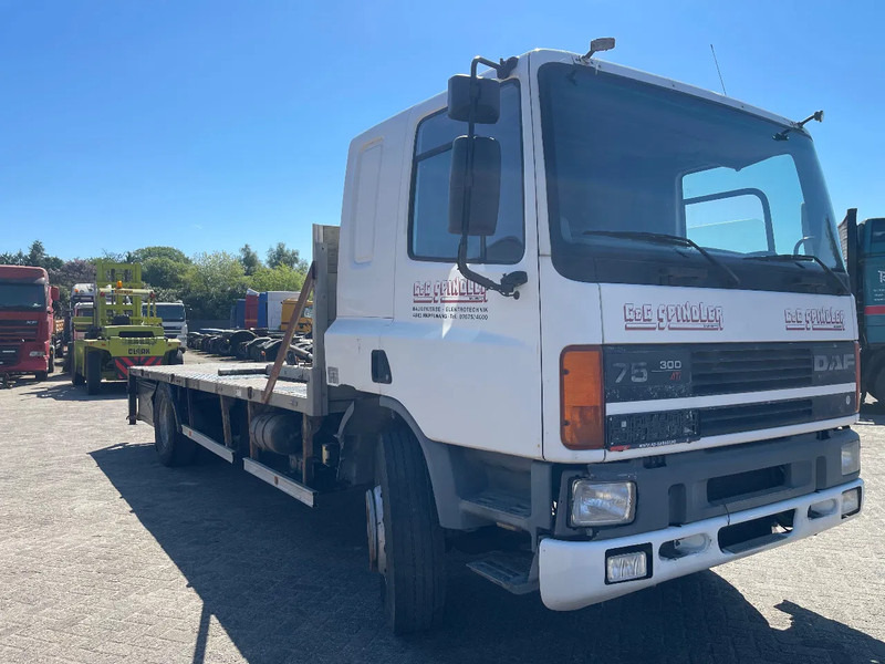 DAF 75.300 FLATBED TRUCK - Camión caja abierta: foto 1 DAF 75.300 FLATBED TRUCK - Camión caja abierta: foto 1