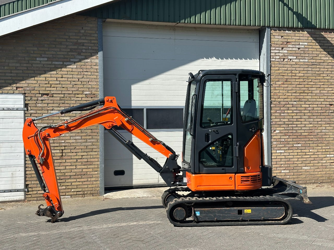 Hitachi ZX26U-6CR - Miniexcavadora: foto 2 Hitachi ZX26U-6CR - Miniexcavadora: foto 2