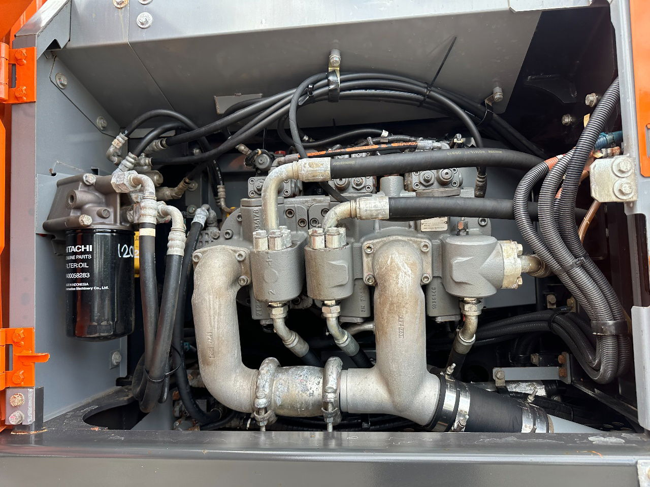 Excavadora de cadenas Hitachi ZX350LC-6: foto 16 Excavadora de cadenas Hitachi ZX350LC-6: foto 16