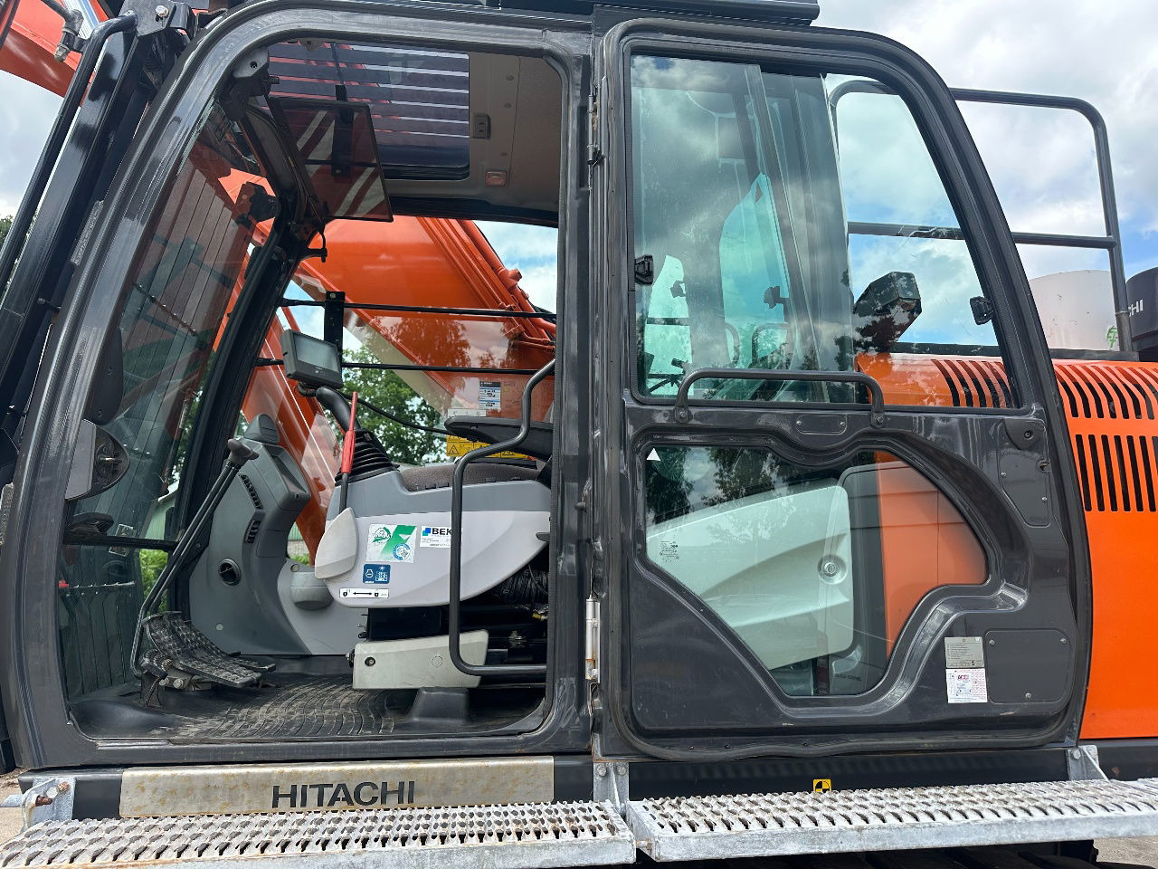 Excavadora de cadenas Hitachi ZX350LC-6: foto 8 Excavadora de cadenas Hitachi ZX350LC-6: foto 8