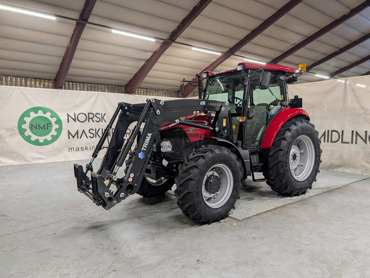 CASE IH Farmall 85A - Tractor: foto 1 CASE IH Farmall 85A - Tractor: foto 1