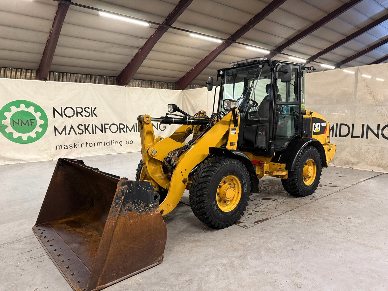 Cat 906M High Flow, 40 km/t med skuff og plog # TIL LEIE# - Cargadora de ruedas: foto 1 Cat 906M High Flow, 40 km/t med skuff og plog # TIL LEIE# - Cargadora de ruedas: foto 1