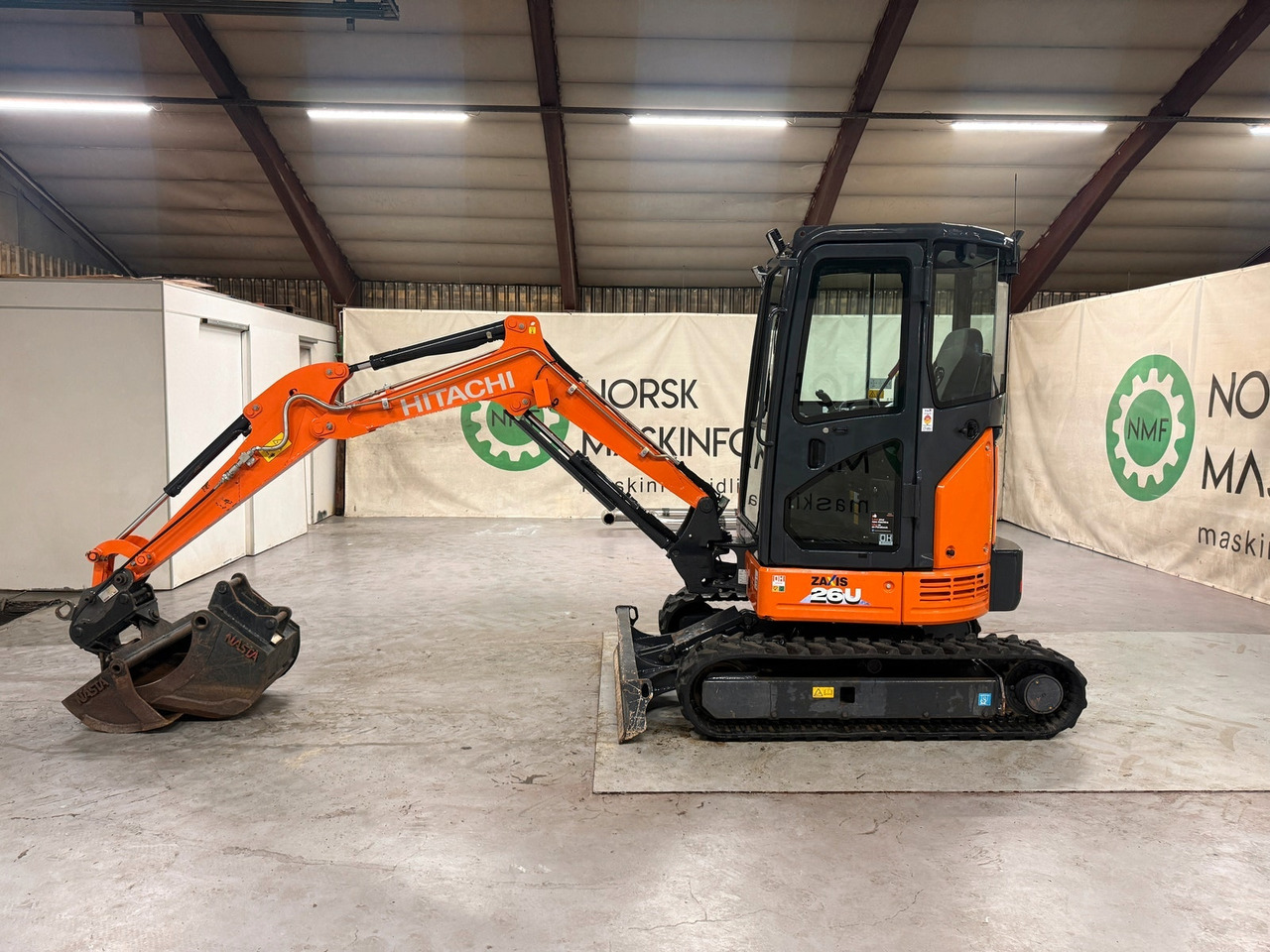 Hitachi ZX26U-6 - Miniexcavadora: foto 2 Hitachi ZX26U-6 - Miniexcavadora: foto 2