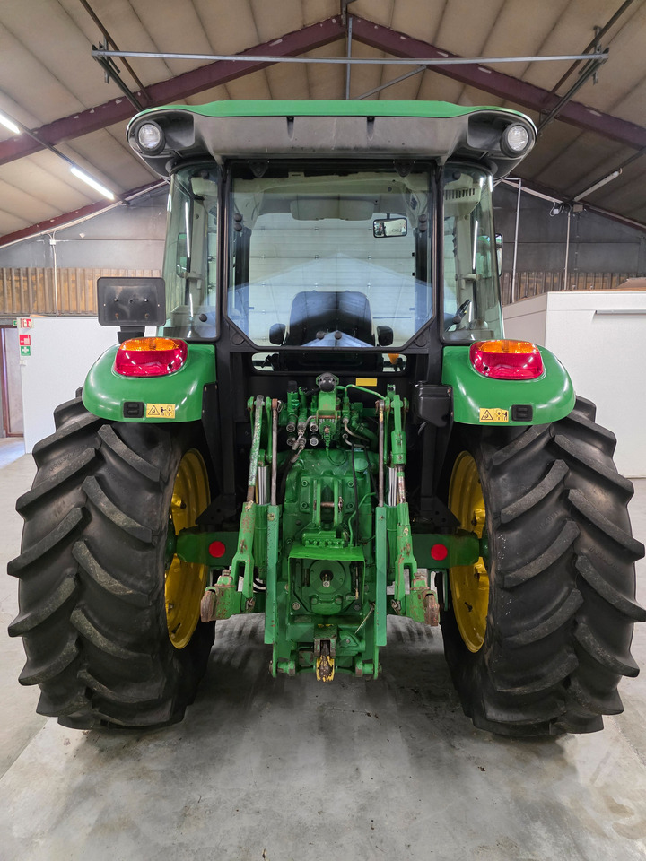 John Deere 5720 - Tractor: foto 3 John Deere 5720 - Tractor: foto 3