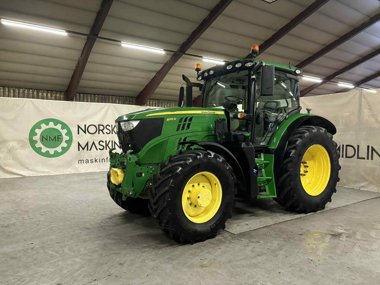 John Deere 6155R - Tractor: foto 1 John Deere 6155R - Tractor: foto 1