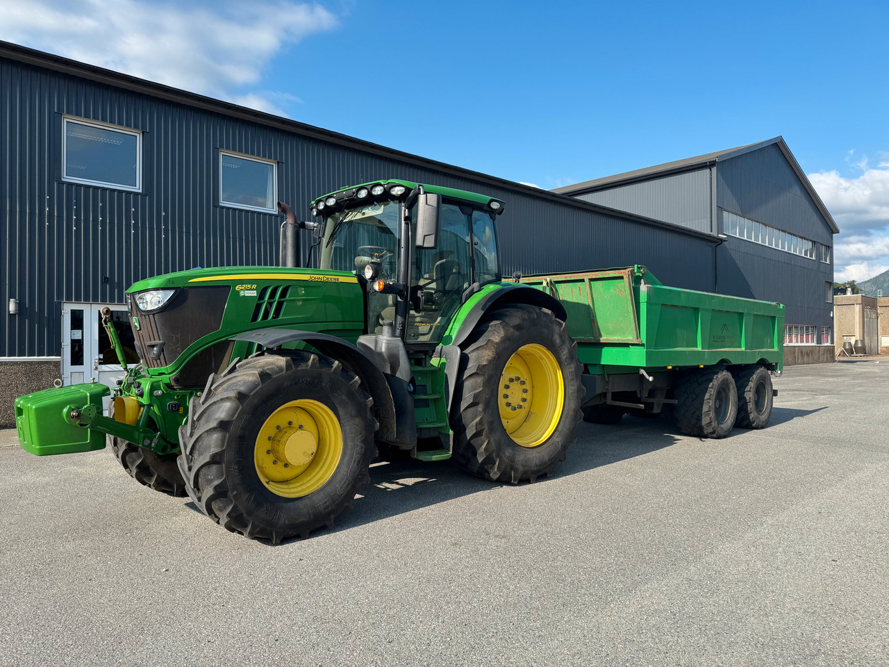 John Deere 6215R - Tractor: foto 1 John Deere 6215R - Tractor: foto 1