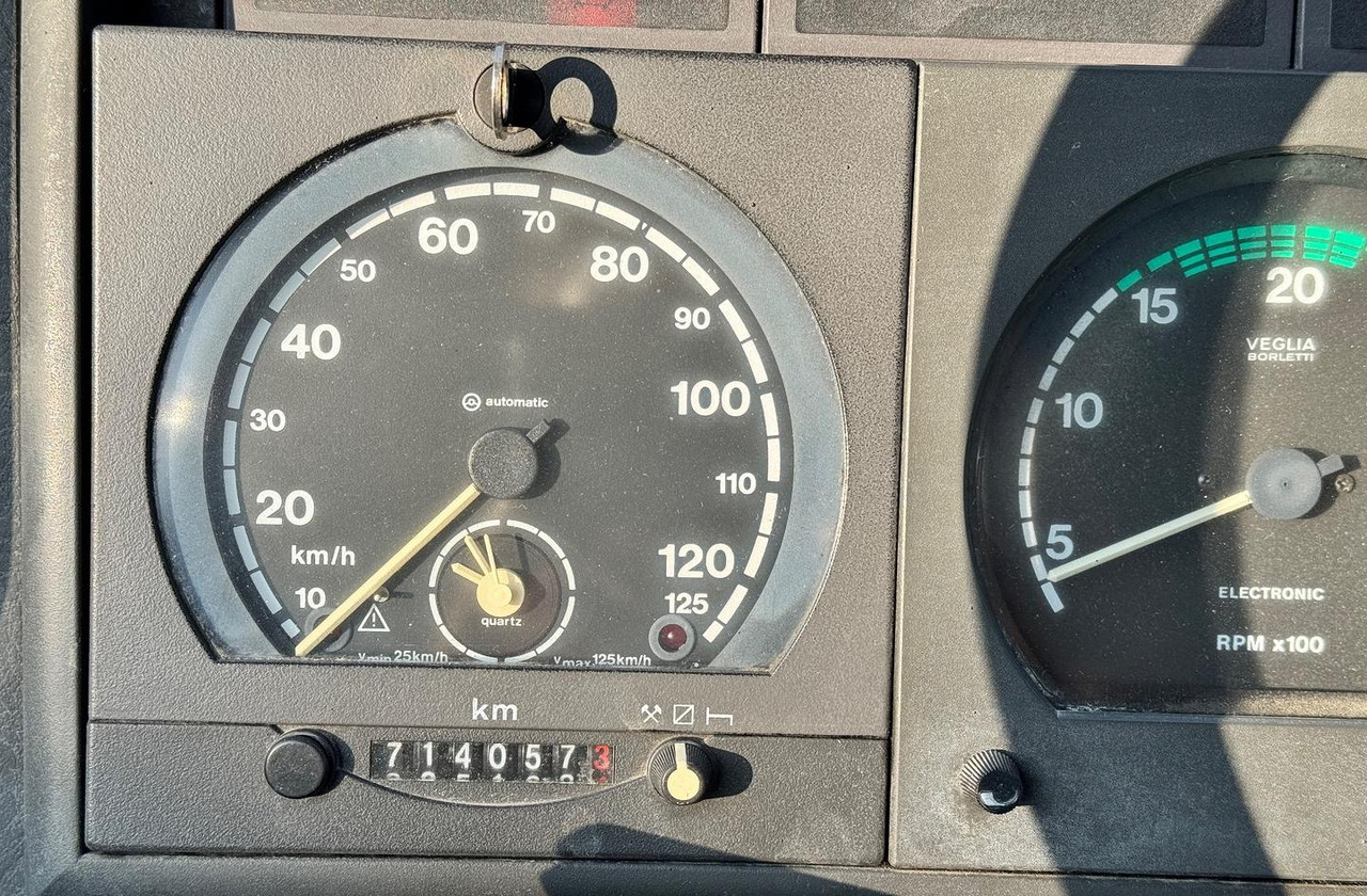 Iveco Eurocargo 150E23 con Gru HIAB - Camión caja abierta, Camión grúa: foto 3 Iveco Eurocargo 150E23 con Gru HIAB - Camión caja abierta, Camión grúa: foto 3