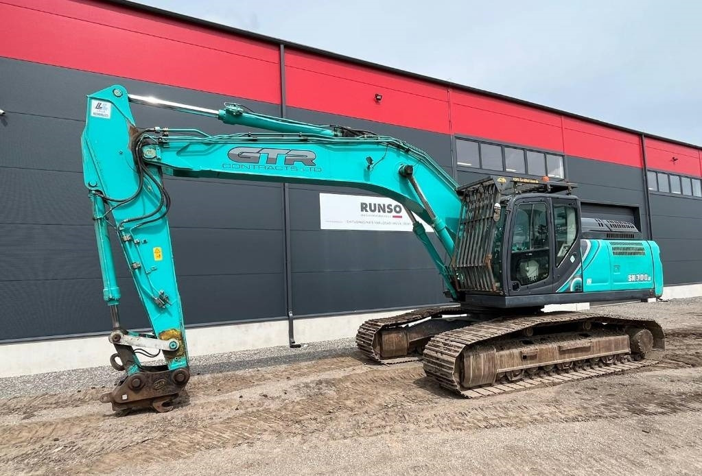 Kobelco SK300LC-10 - Excavadora de cadenas: foto 1 Kobelco SK300LC-10 - Excavadora de cadenas: foto 1