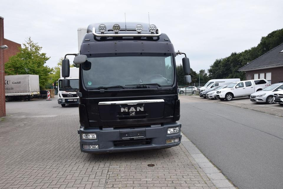 MAN TGL 8.250 Koffer 6,10m Klima AHK Standh Tempomat - Camión caja cerrada: foto 3 MAN TGL 8.250 Koffer 6,10m Klima AHK Standh Tempomat - Camión caja cerrada: foto 3
