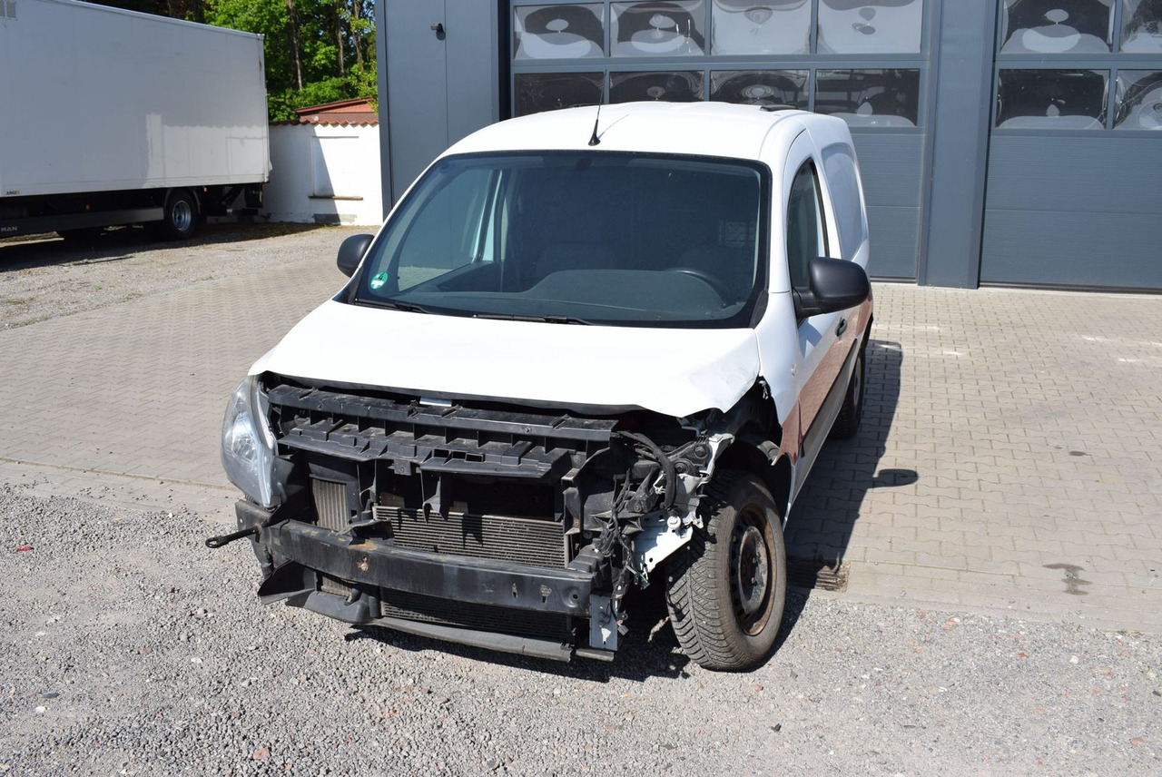 Mercedes-Benz Citan 109 CDI lang Klima AHK Regale UNFALL - Furgoneta pequeña: foto 3 Mercedes-Benz Citan 109 CDI lang Klima AHK Regale UNFALL - Furgoneta pequeña: foto 3