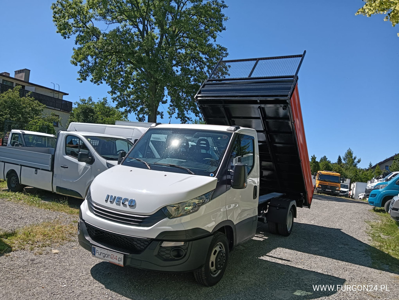 IVECO DAILY 35C14 WYWROTKA KIPER Z NAJAZDAMI NR 841 - Furgoneta basculante: foto 1 IVECO DAILY 35C14 WYWROTKA KIPER Z NAJAZDAMI NR 841 - Furgoneta basculante: foto 1