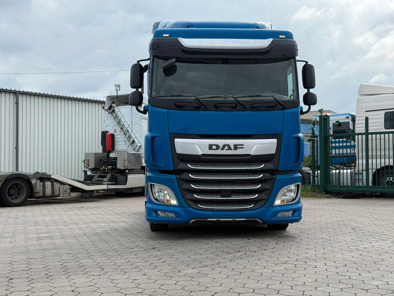 DAF XF 480 Low +Retarter+2xTank - Cabeza tractora: foto 2 DAF XF 480 Low +Retarter+2xTank - Cabeza tractora: foto 2