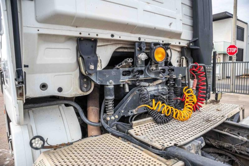 Mercedes ACTROS 1844 LS-MP3+E5+VOITH - Cabeza tractora: foto 5 Mercedes ACTROS 1844 LS-MP3+E5+VOITH - Cabeza tractora: foto 5
