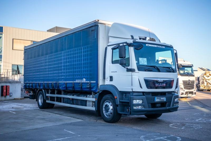 MAN TGM 18.340 BL+DHOLLANDIA - Camión lona: foto 2 MAN TGM 18.340 BL+DHOLLANDIA - Camión lona: foto 2