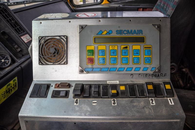 Camión volquete Mercedes SK 2531-6X2-PATA/BITUMEN/ASFALT/GOUDRON: foto 6