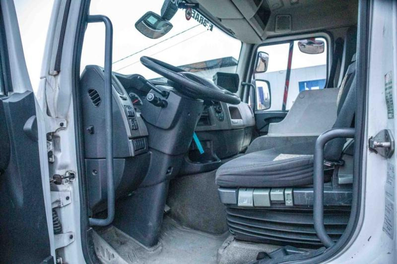 Renault PREMIUM 380 DXI-6x2 - Camión caja cerrada: foto 5 Renault PREMIUM 380 DXI-6x2 - Camión caja cerrada: foto 5