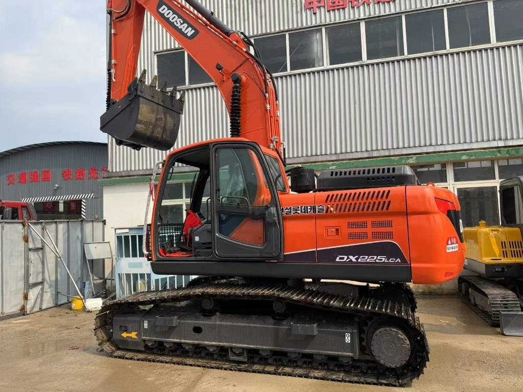 Doosan DX 225 LCA - Excavadora de cadenas: foto 1 Doosan DX 225 LCA - Excavadora de cadenas: foto 1