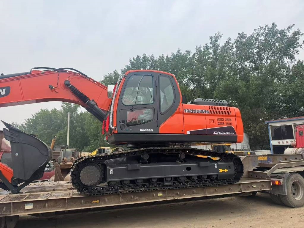 Doosan DX 225 LCA - Excavadora de cadenas: foto 3 Doosan DX 225 LCA - Excavadora de cadenas: foto 3