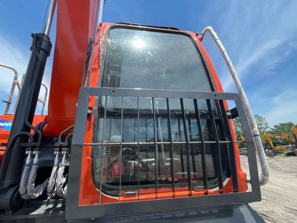 Doosan DX 300 - Excavadora de cadenas: foto 2 Doosan DX 300 - Excavadora de cadenas: foto 2