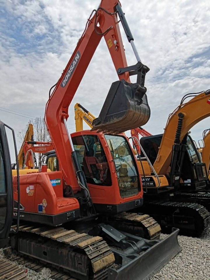 Doosan DX 75 - Excavadora de cadenas: foto 4 Doosan DX 75 - Excavadora de cadenas: foto 4