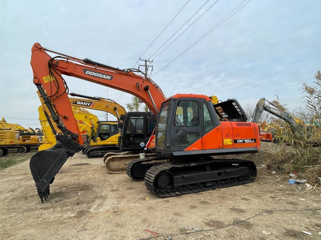 Doosan dx150 - Excavadora de cadenas: foto 1 Doosan dx150 - Excavadora de cadenas: foto 1
