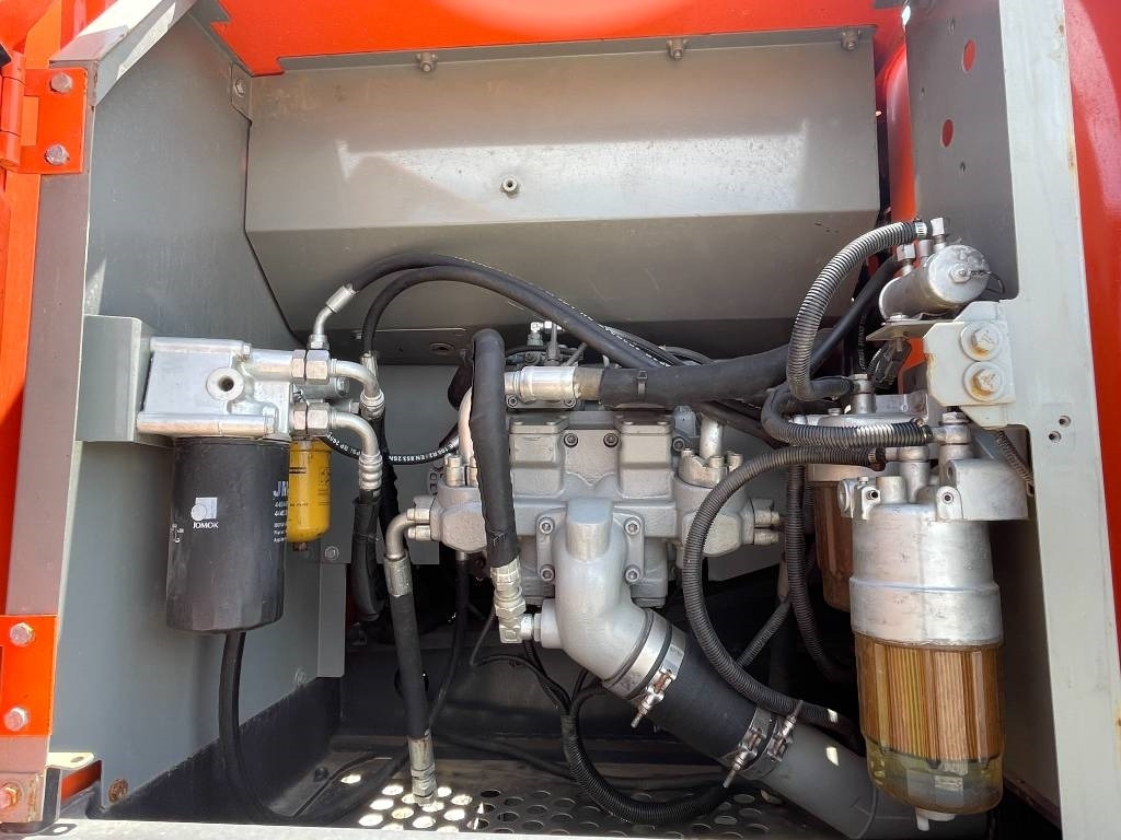 Hitachi ZX 200 - Excavadora de cadenas: foto 5 Hitachi ZX 200 - Excavadora de cadenas: foto 5