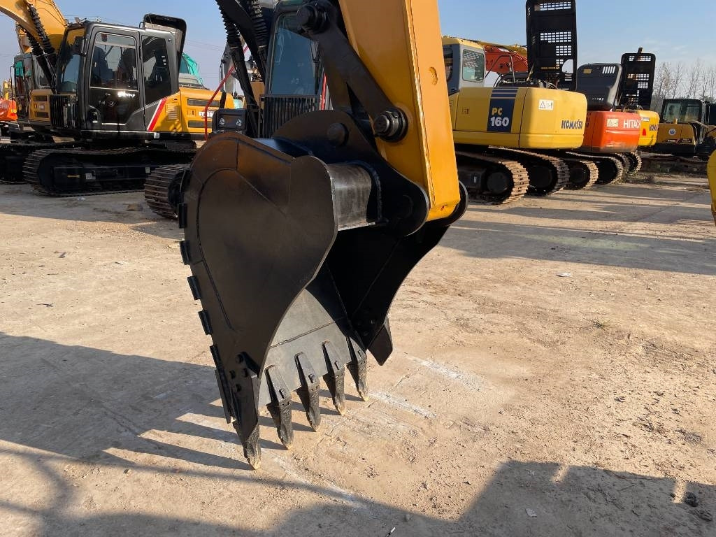 Excavadora de cadenas Sany SY 135 C: foto 8