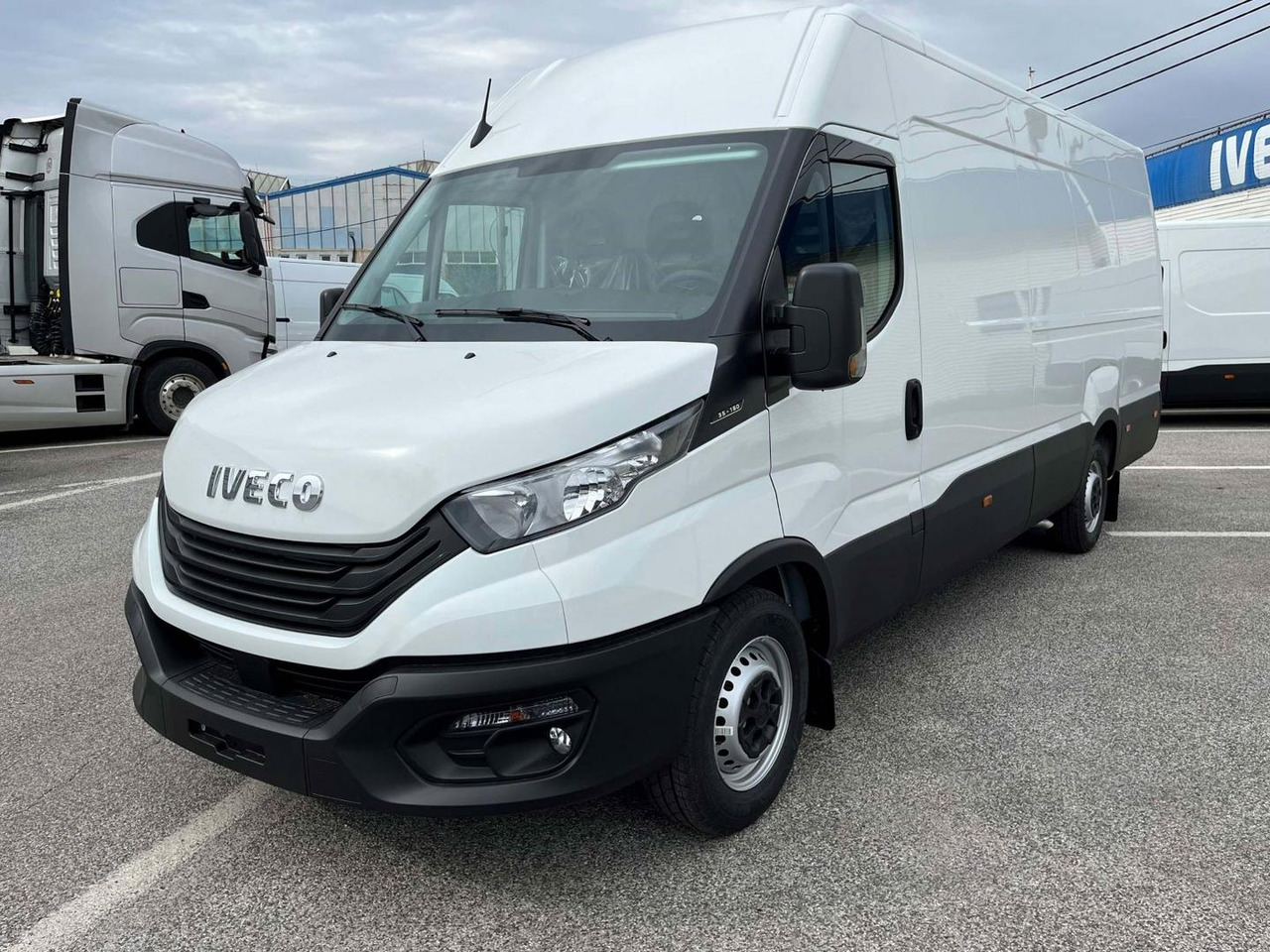 Iveco DAILY VAN, 2,3D 156k, 35S16 V - Furgón: foto 2 Iveco DAILY VAN, 2,3D 156k, 35S16 V - Furgón: foto 2