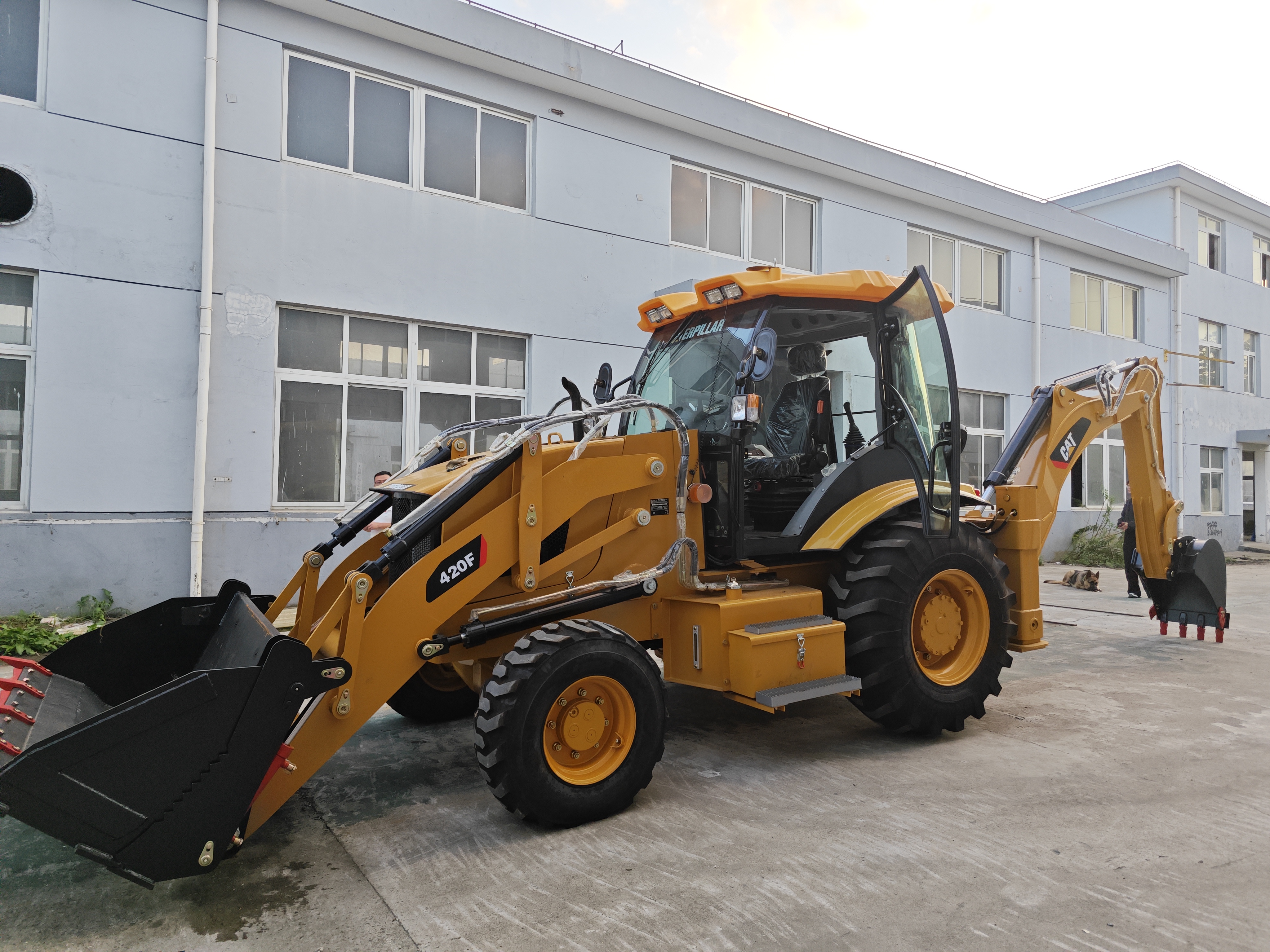 Caterpillar 420F used cat loader - Retroexcavadora: foto 2 Caterpillar 420F used cat loader - Retroexcavadora: foto 2
