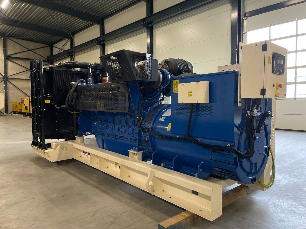 FG Wilson P1250-1 - 1250 kVA Open Genset - DPX-16028-O - Generador industriale: foto 3 FG Wilson P1250-1 - 1250 kVA Open Genset - DPX-16028-O - Generador industriale: foto 3