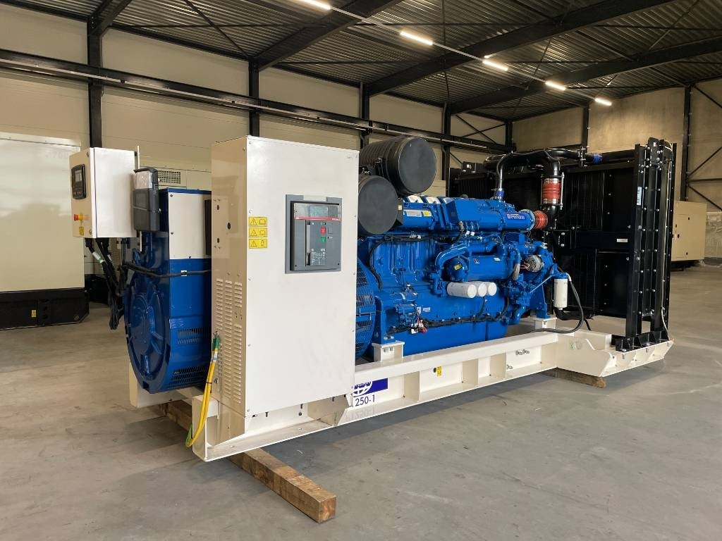 FG Wilson P1250-1 - 1250 kVA Open Genset - DPX-16028-O - Generador industriale: foto 2 FG Wilson P1250-1 - 1250 kVA Open Genset - DPX-16028-O - Generador industriale: foto 2