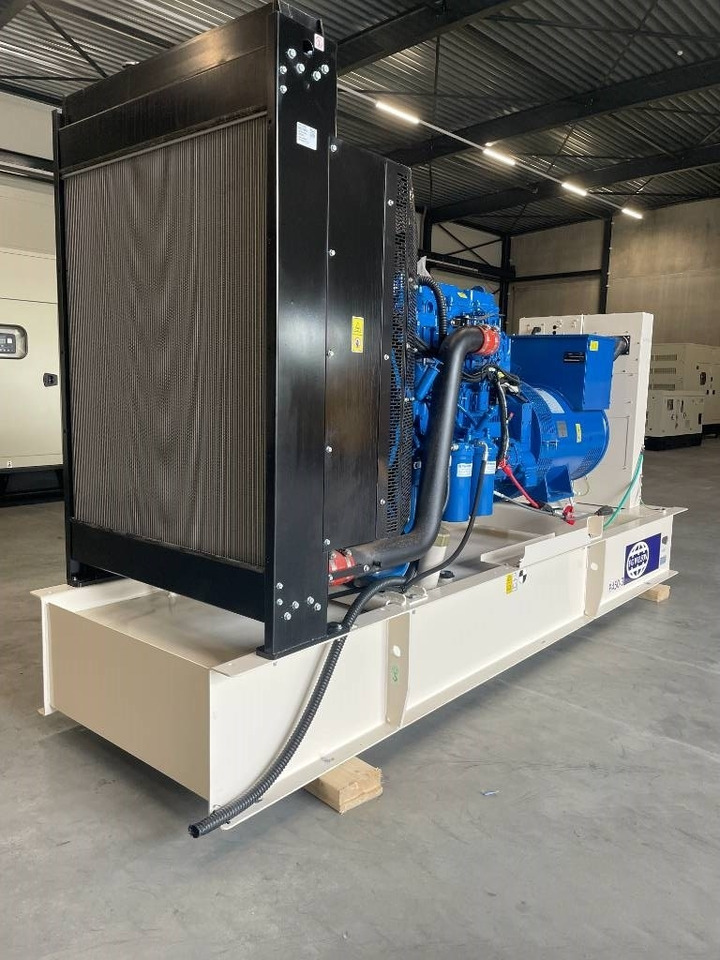 FG Wilson P450-3 - 450 kVA Open Genset - DPX-16018-O - Generador industriale: foto 2 FG Wilson P450-3 - 450 kVA Open Genset - DPX-16018-O - Generador industriale: foto 2