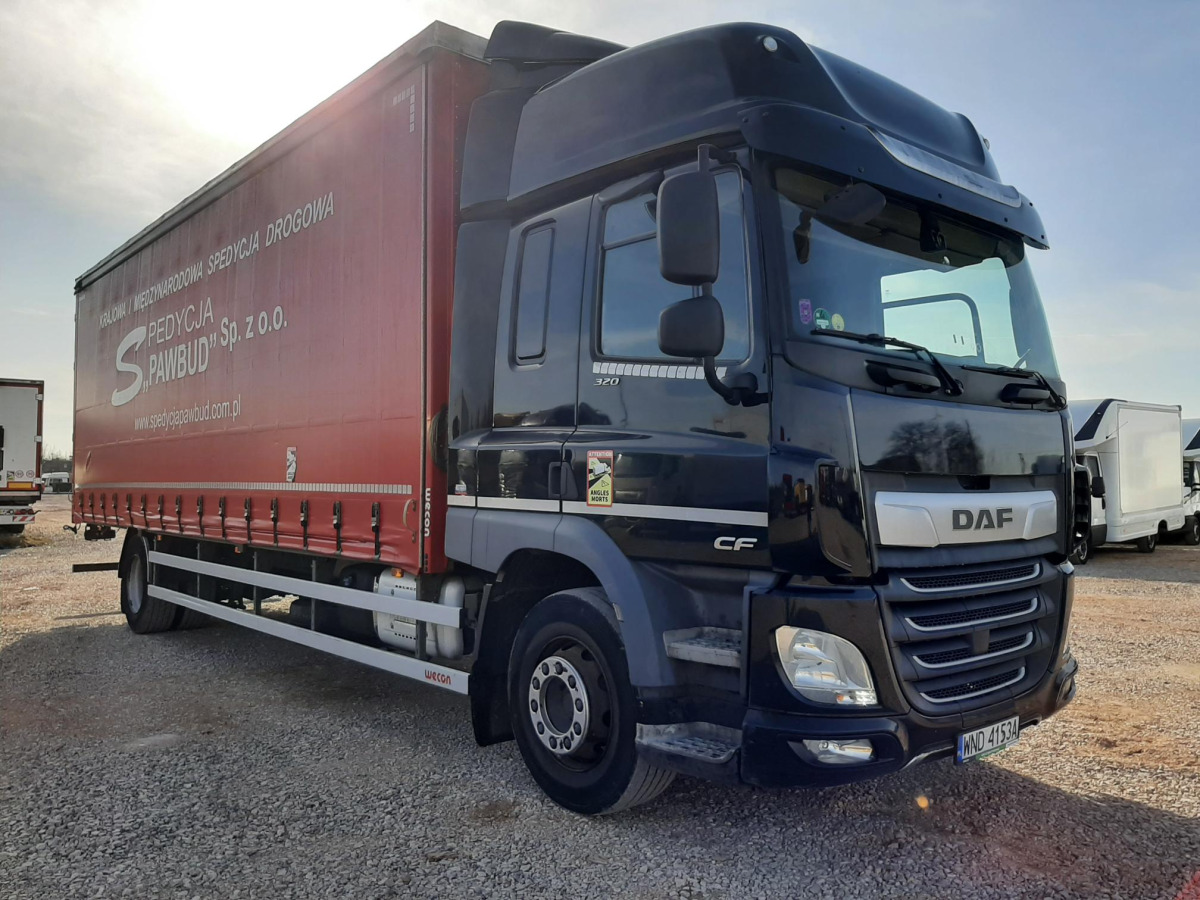 DAF CF 320 FA/ZSP SOLÓWKA - Camión lona: foto 1 DAF CF 320 FA/ZSP SOLÓWKA - Camión lona: foto 1