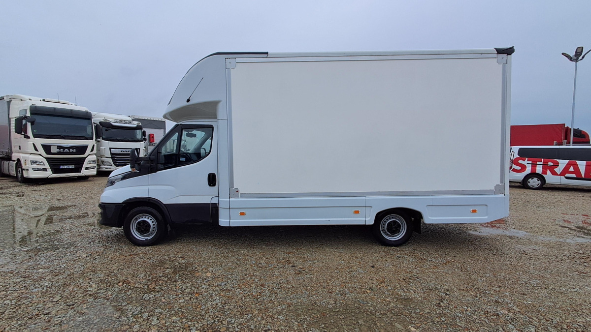 IVECO DAILY KONTENER - Furgoneta caja cerrada: foto 4 IVECO DAILY KONTENER - Furgoneta caja cerrada: foto 4