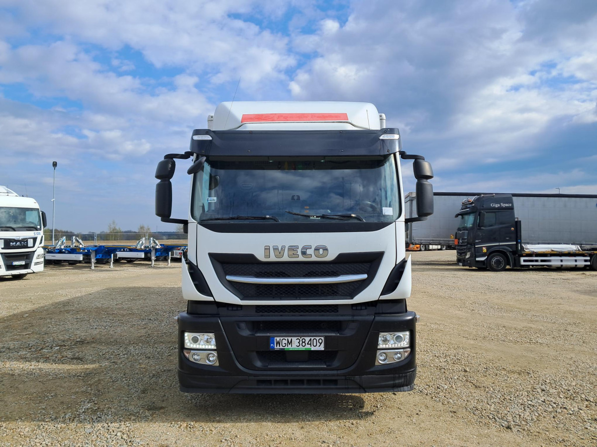 IVECO STRALIS KONTENER Z WINDĄ - Camión caja cerrada: foto 2 IVECO STRALIS KONTENER Z WINDĄ - Camión caja cerrada: foto 2