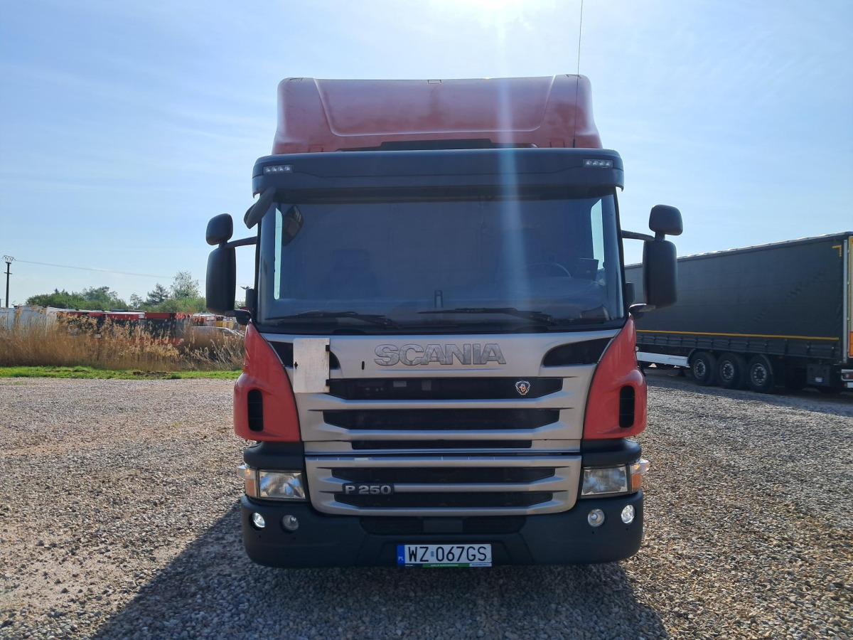 SCANIA P250 CHŁODNIA - Camión frigorífico: foto 2 SCANIA P250 CHŁODNIA - Camión frigorífico: foto 2