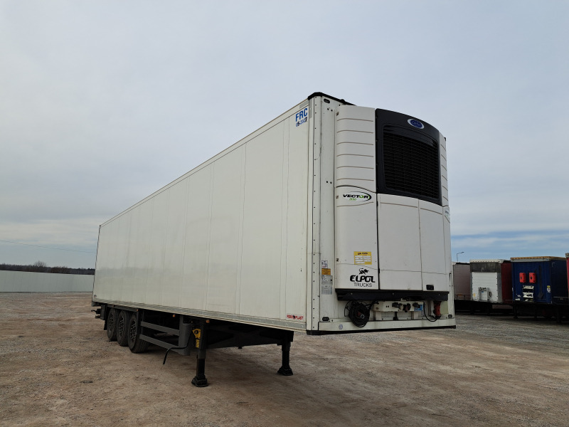 SCHMITZ CARGOBULL SCB*S3B CHŁODNIA - Remolque frigorífico: foto 1 SCHMITZ CARGOBULL SCB*S3B CHŁODNIA - Remolque frigorífico: foto 1
