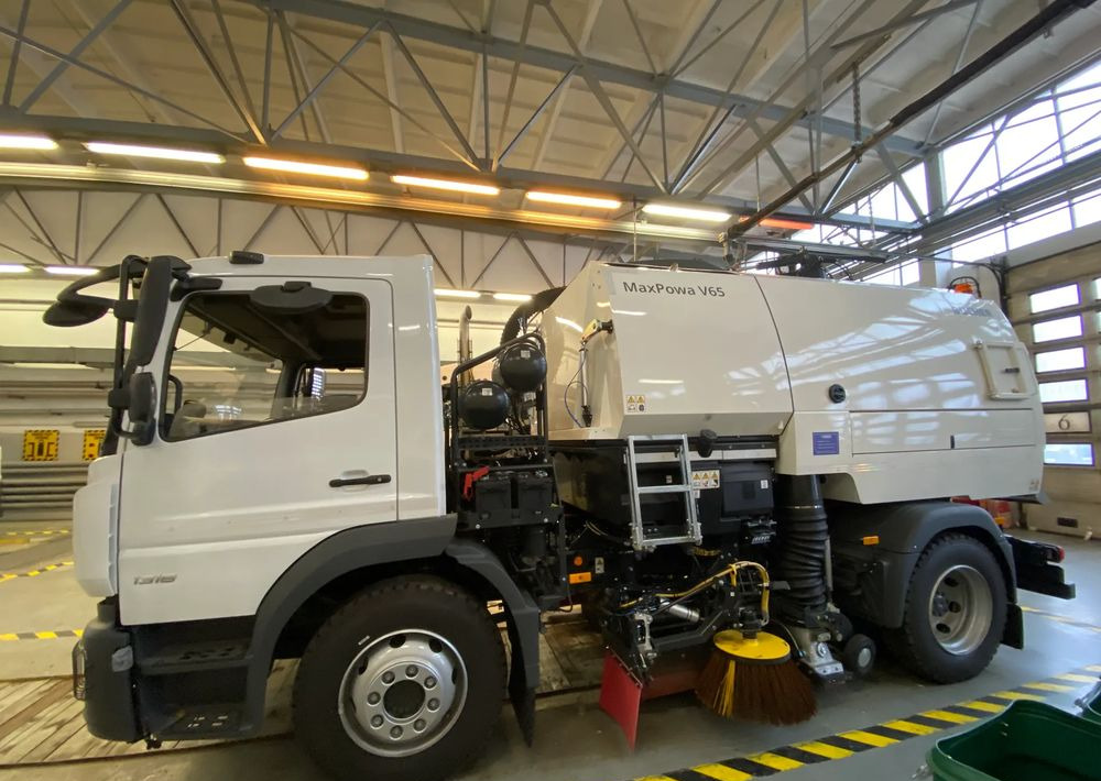 Mercedes-Benz Atego 1318 LKO Zamiatarka - Camión de basura: foto 2 Mercedes-Benz Atego 1318 LKO Zamiatarka - Camión de basura: foto 2
