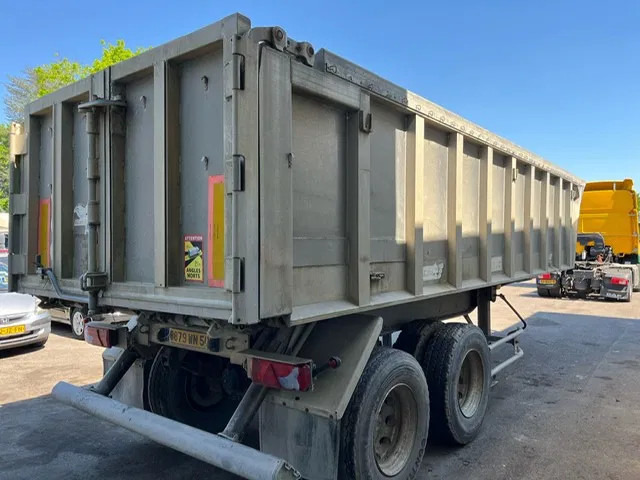 Benalu 2 Axle , 8 Tyres , Alu Tipper , Spring Suspension , Drum Brakes - Semirremolque volquete: foto 2 Benalu 2 Axle , 8 Tyres , Alu Tipper , Spring Suspension , Drum Brakes - Semirremolque volquete: foto 2