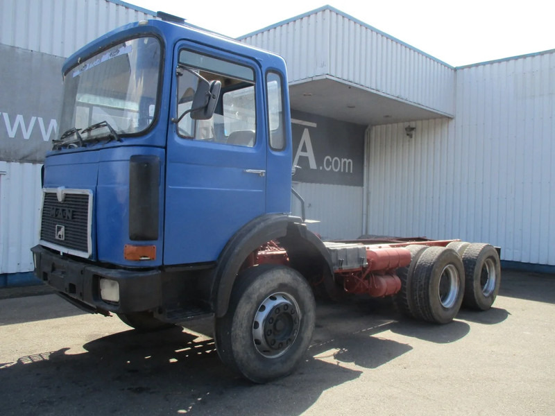 MAN 26.280 , 6x4 , ZF Manual , Spring suspension - Camión chasis: foto 1 MAN 26.280 , 6x4 , ZF Manual , Spring suspension - Camión chasis: foto 1