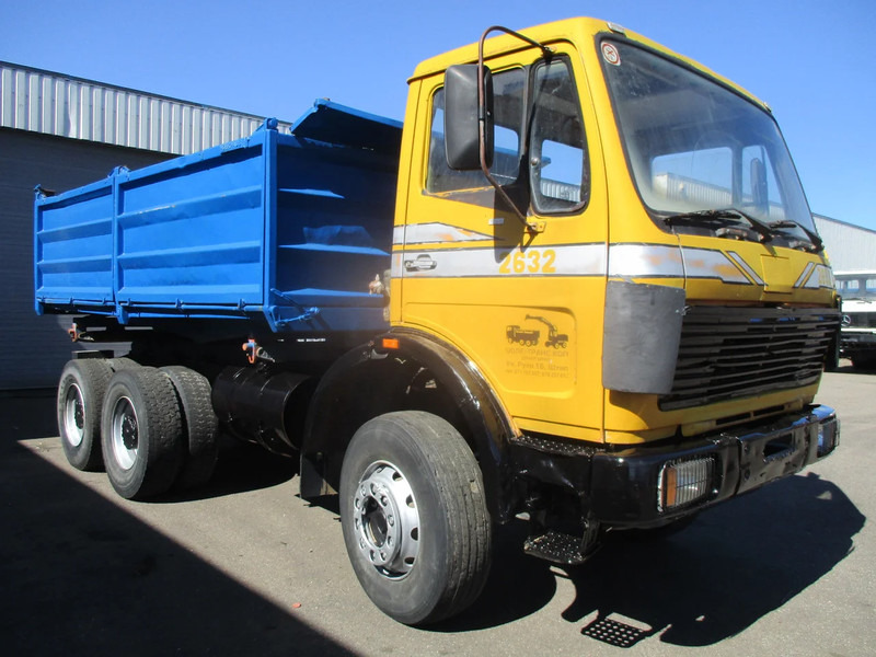 Mercedes-Benz 2632 , V10, 6x4, ZF Manual , 3 way tipper , Spring Suspension - Camión volquete: foto 4 Mercedes-Benz 2632 , V10, 6x4, ZF Manual , 3 way tipper , Spring Suspension - Camión volquete: foto 4