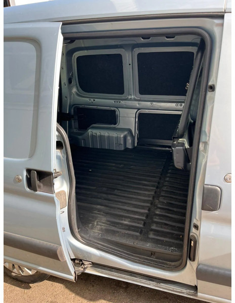 Furgoneta pequeña Peugeot Partner 1.9 D , Airco , Belgium Regestration: foto 11 Furgoneta pequeña Peugeot Partner 1.9 D , Airco , Belgium Regestration: foto 11