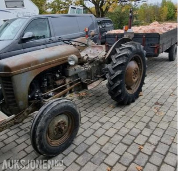 1954 Massey ferguson TEA bensin med tipphenger - Tractor, Remolque volquete: foto 1 1954 Massey ferguson TEA bensin med tipphenger - Tractor, Remolque volquete: foto 1
