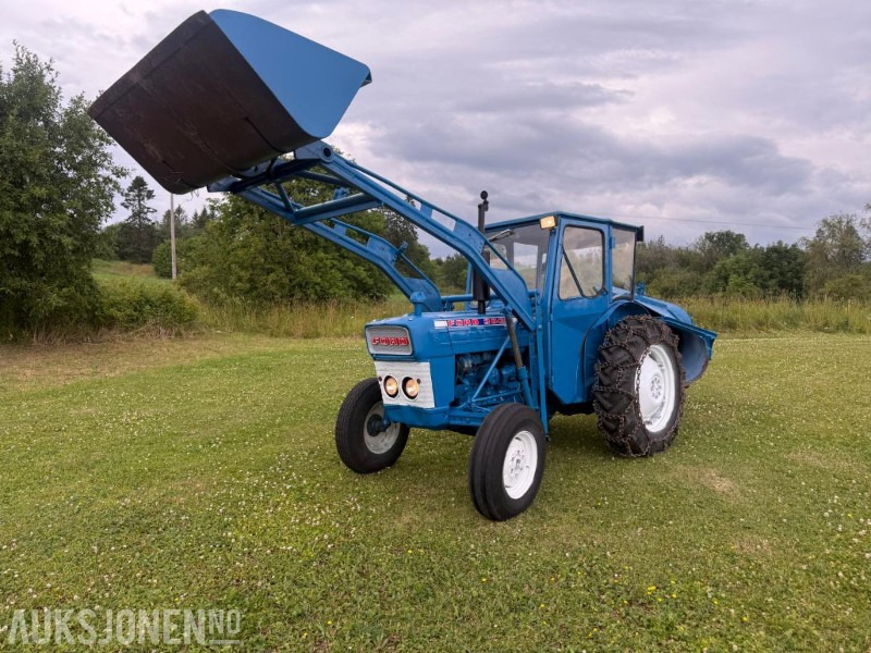 1972 Ford 3000 MVA FRI TRAKTOR MED FRONTLATER SKUFFE FRES - Tractor: foto 1 1972 Ford 3000 MVA FRI TRAKTOR MED FRONTLATER SKUFFE FRES - Tractor: foto 1
