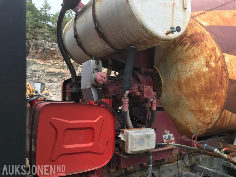 1985 Betongtrommel 6 m3 med motor - Equipo de construcción: foto 4 1985 Betongtrommel 6 m3 med motor - Equipo de construcción: foto 4