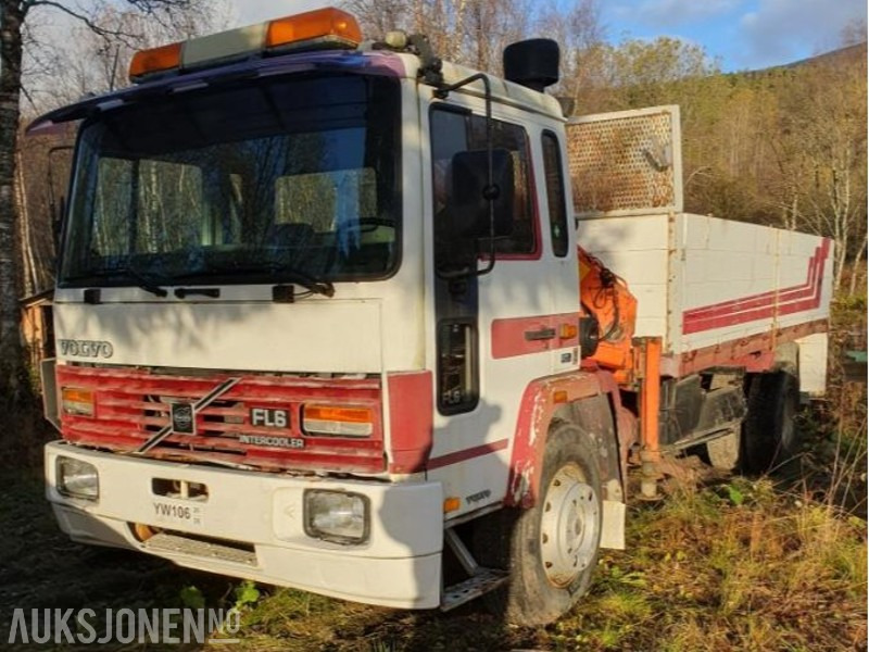 1986 Volvo FL6164X2 tippbil med kran - Camión volquete: foto 1 1986 Volvo FL6164X2 tippbil med kran - Camión volquete: foto 1