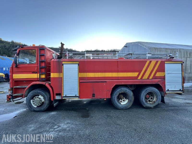 1992 Scania R 113ML - 400 6X2 Tankbil/Brannbil med vannkanon - Repobjekt, 553874km - Camión de bomberos: foto 2 1992 Scania R 113ML - 400 6X2 Tankbil/Brannbil med vannkanon - Repobjekt, 553874km - Camión de bomberos: foto 2
