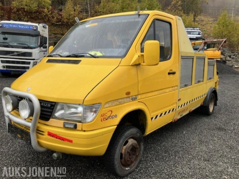 1999 Mercedes-Benz Sprinter 412 4x4 Redningsbil med briller og vinsj - Camión de bomberos: foto 3 1999 Mercedes-Benz Sprinter 412 4x4 Redningsbil med briller og vinsj - Camión de bomberos: foto 3
