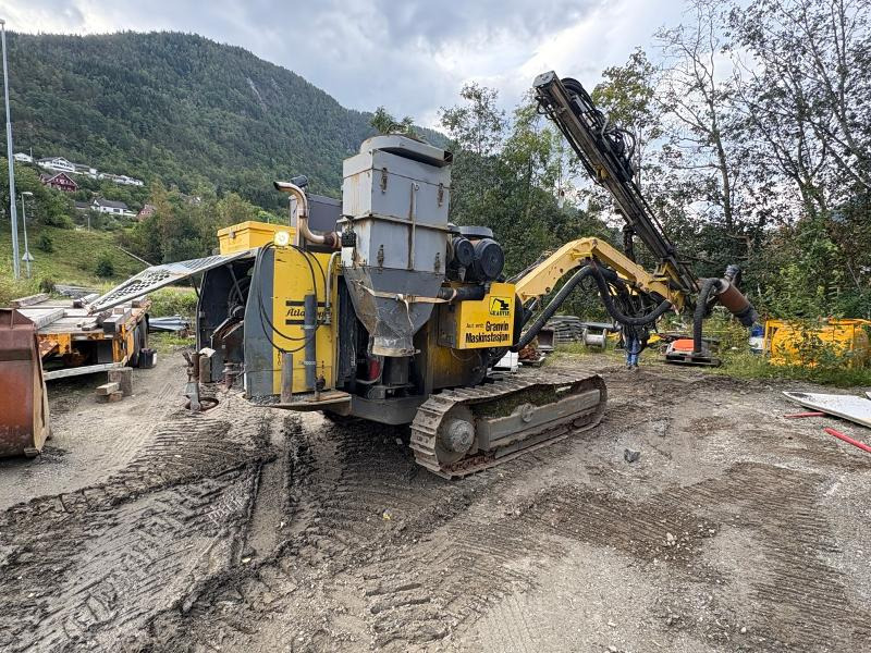 2005 Atlas Copco ROC D3-03 borerigg - 6 947 timer - rep objekt / delerigg - Perforadora: foto 3 2005 Atlas Copco ROC D3-03 borerigg - 6 947 timer - rep objekt / delerigg - Perforadora: foto 3