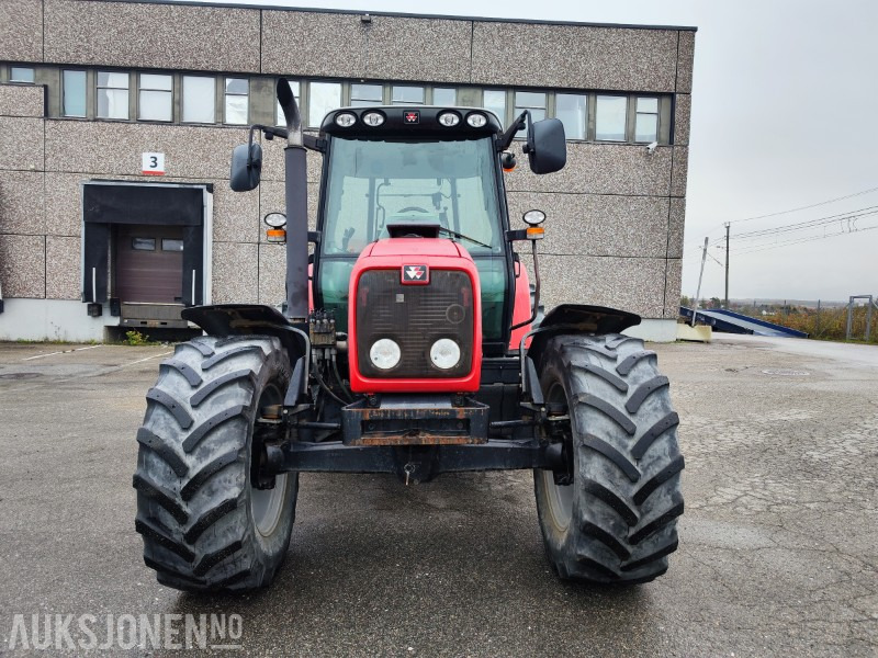 2006 Massey Ferguson 5460 – 1619 timer – Velholdt traktor i god stand - Tractor: foto 5 2006 Massey Ferguson 5460 – 1619 timer – Velholdt traktor i god stand - Tractor: foto 5